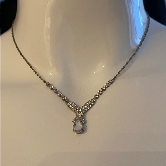Jewelry - Elegant Silver Necklace with Crystal Accents